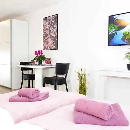 Relax-rose Mit Pool Und Sauna Apartment *